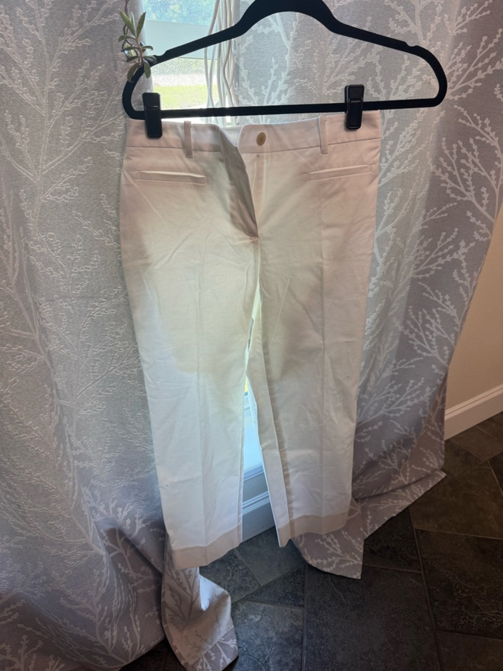 Ann Taylor White Cropped Ankle Pants